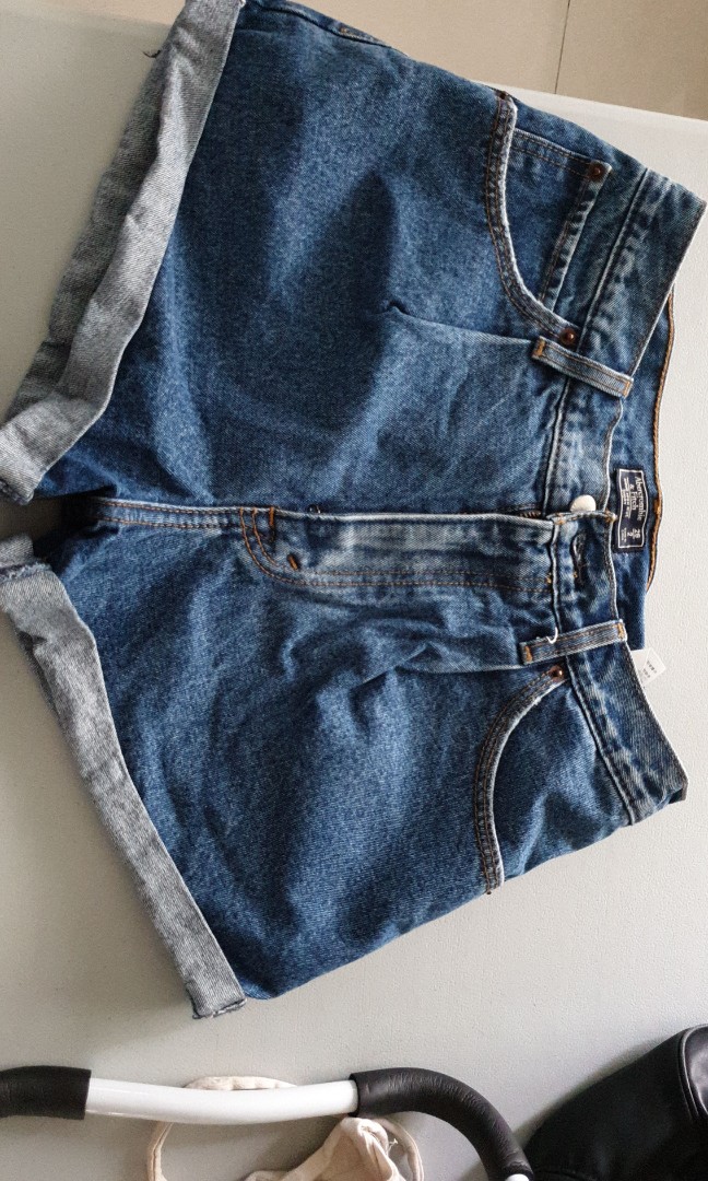 Fitch Annie high rise shorts 