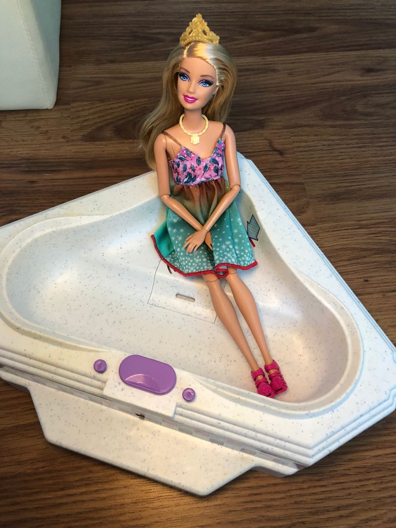 Barbie bathtub, Hobbies & Toys, Toys & Games on Carousell