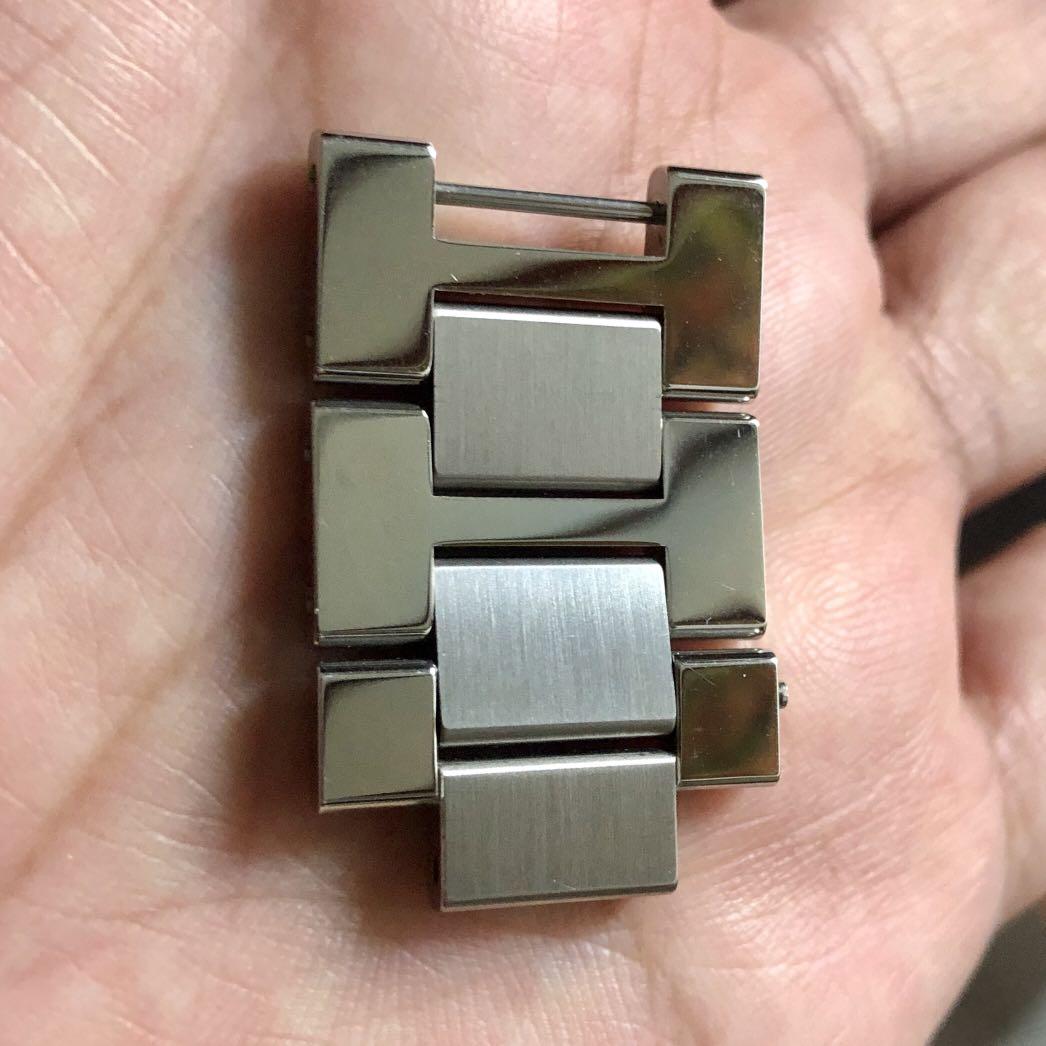 Cartier Watch Links Men S Fashion Watches On Carousell