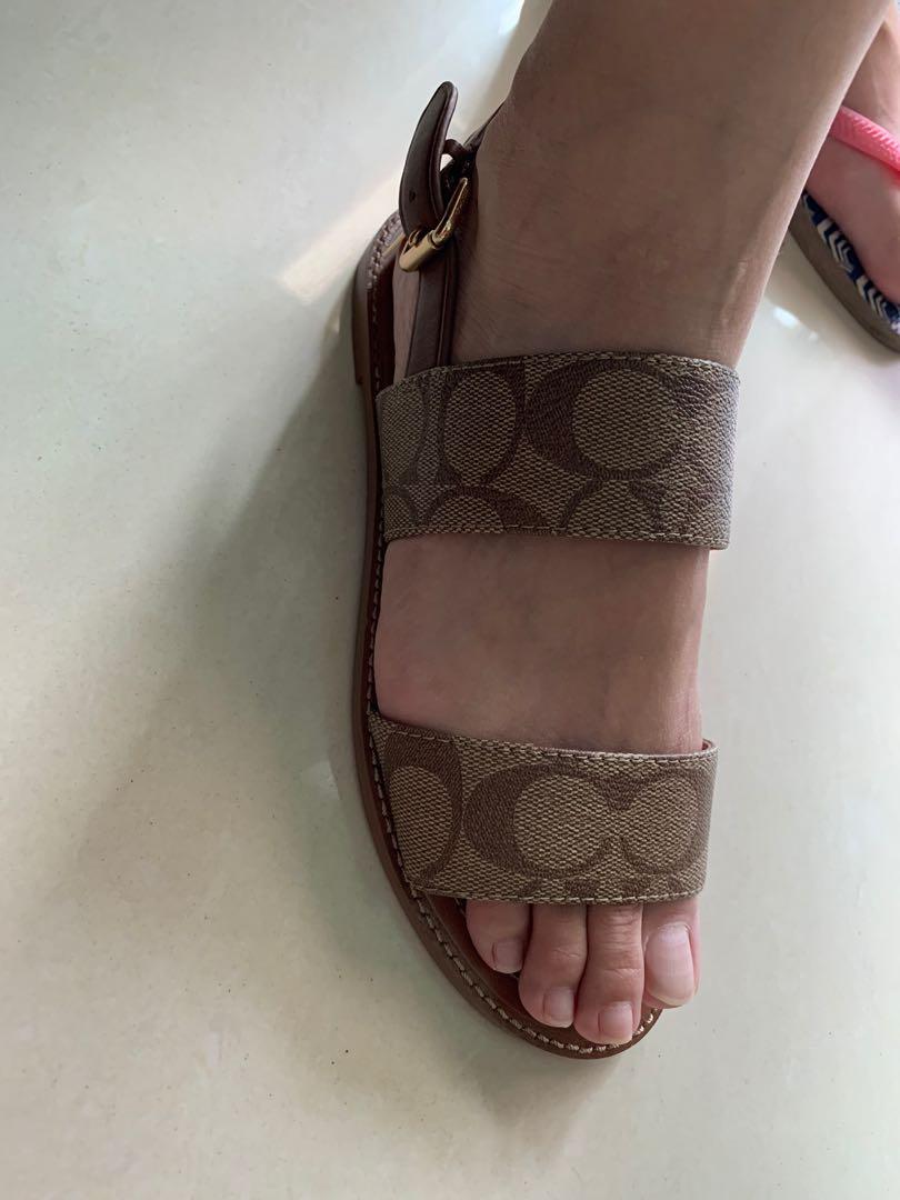 Henry outlet sandal coach