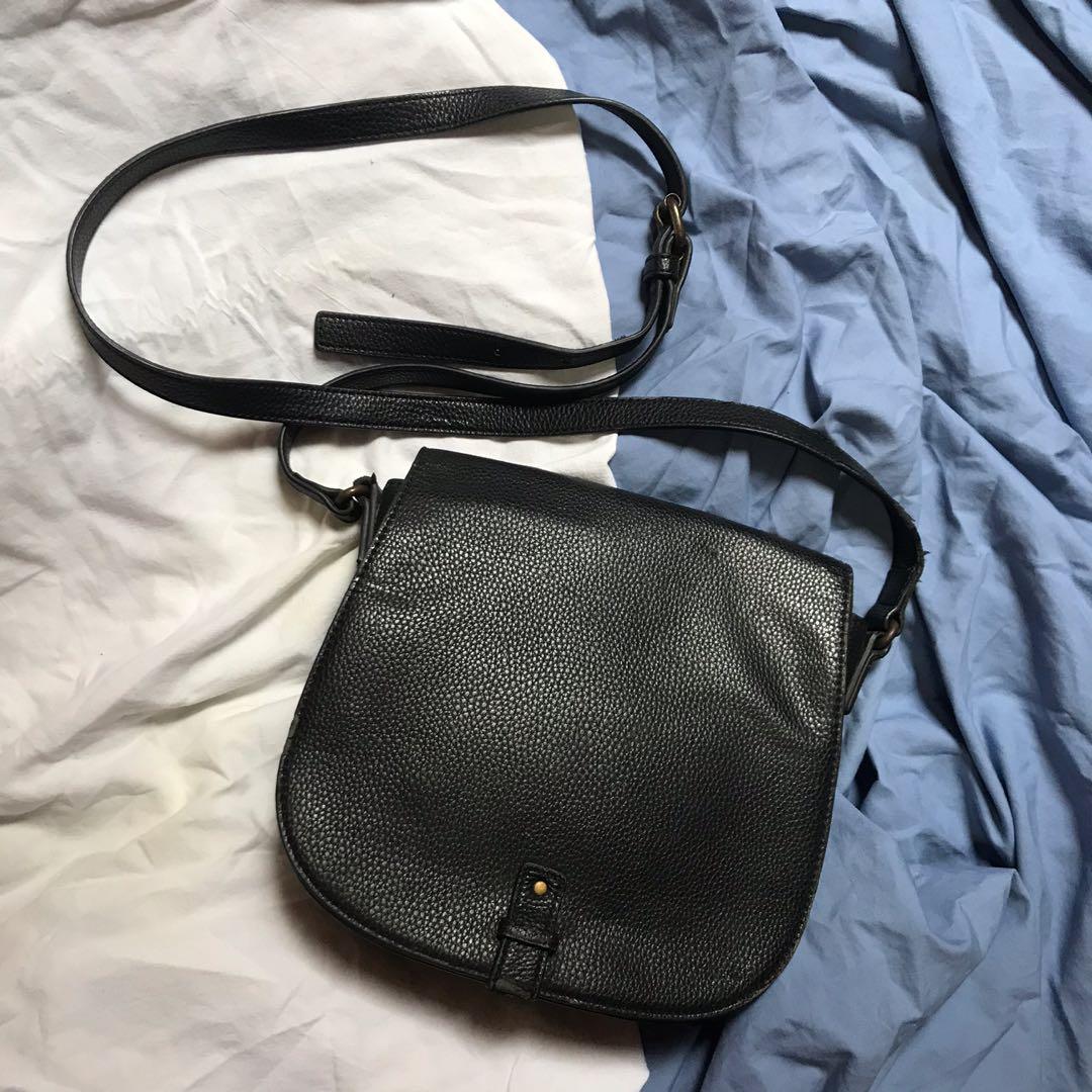 sling bag esprit