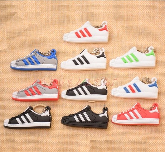 Adidas online superstar keyring