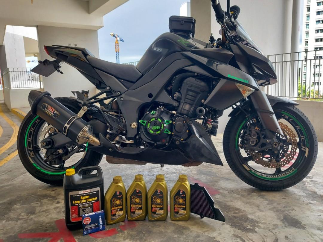 Kawasaki Z1000 engine oil servicing, Motorcycle Accessories on Carousell