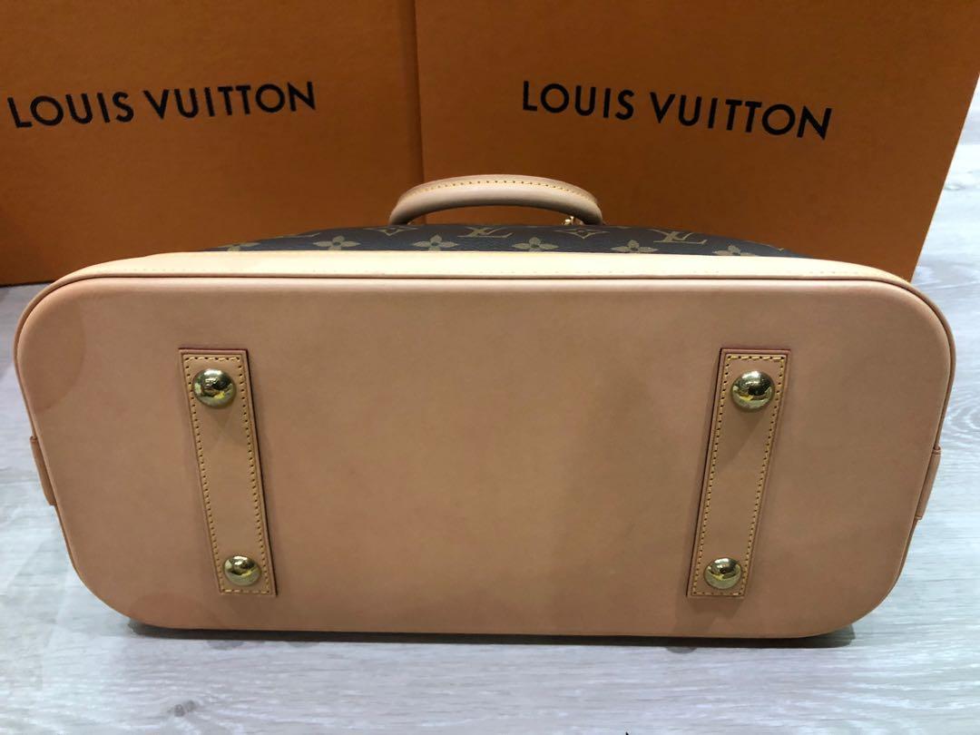 Louis Vuitton Alma MM Monogram Bag, Luxury, Bags & Wallets, Handbags on Carousell
