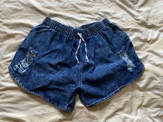 (Category: ) located in . Submitted by sookyee1 (Listing ID 1005397734, Image 1). Description: .