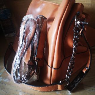 (Category: ) located in . Submitted by klai23 (Listing ID 1005431258, Image 1). Description: .
