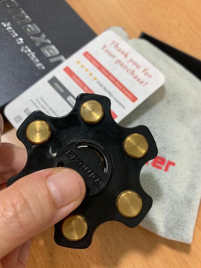 Yomaxer fidget hot sale spinner