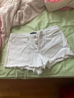 (Category: ) located in . Submitted by fancybrownie123 (Listing ID 1005504703, Image 1). Description: .