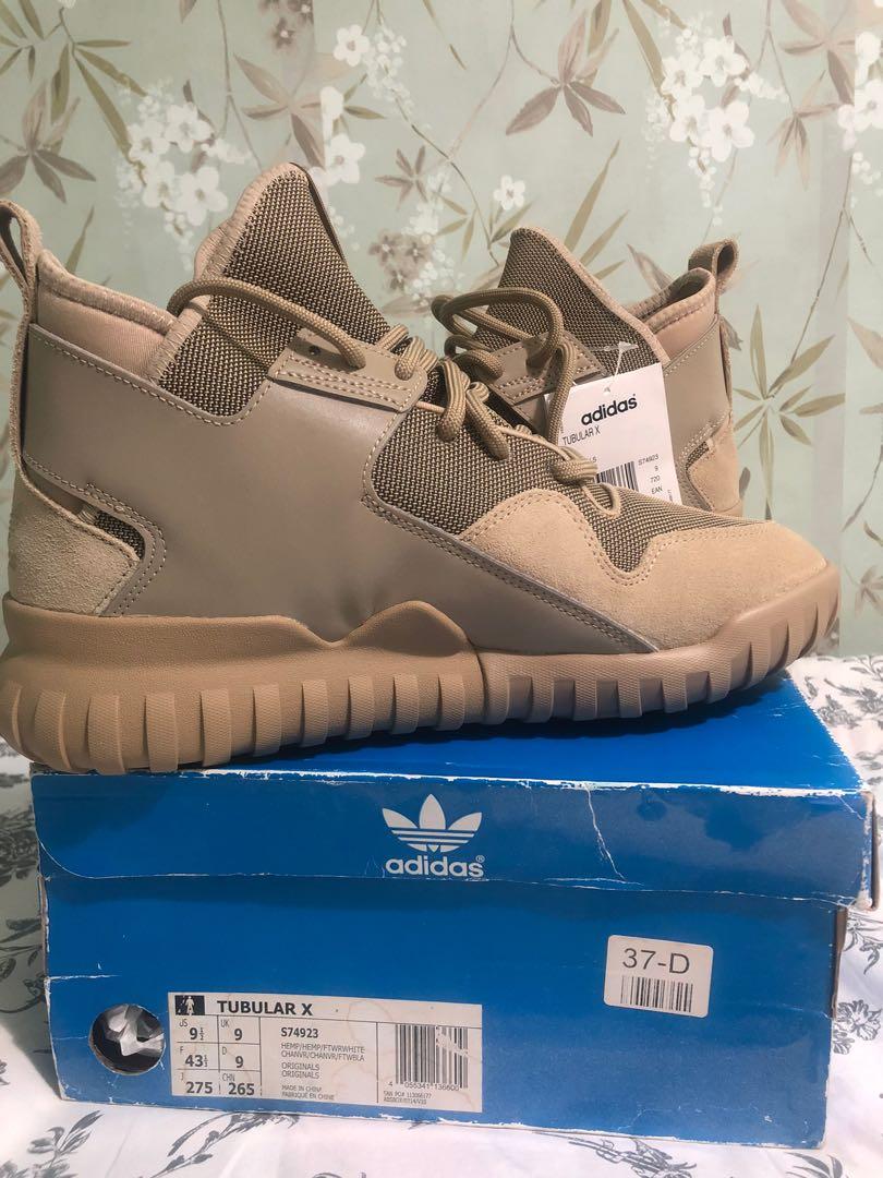Adidas tubular d hotsell