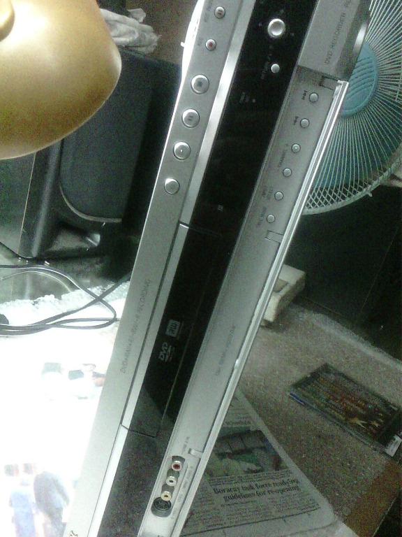 CD player Sony (Category: Blu-Ray & Media Players) located in Quezon City. Submitted by alvicph (Listing ID 1005662515, Image 3). Description: DVD recorder not working, but can be used as CD player, As is where p up only 243 Banawe st. cor c3 qc. 09192844778 sagot nyo ang delivery charge, u pay thru bank..