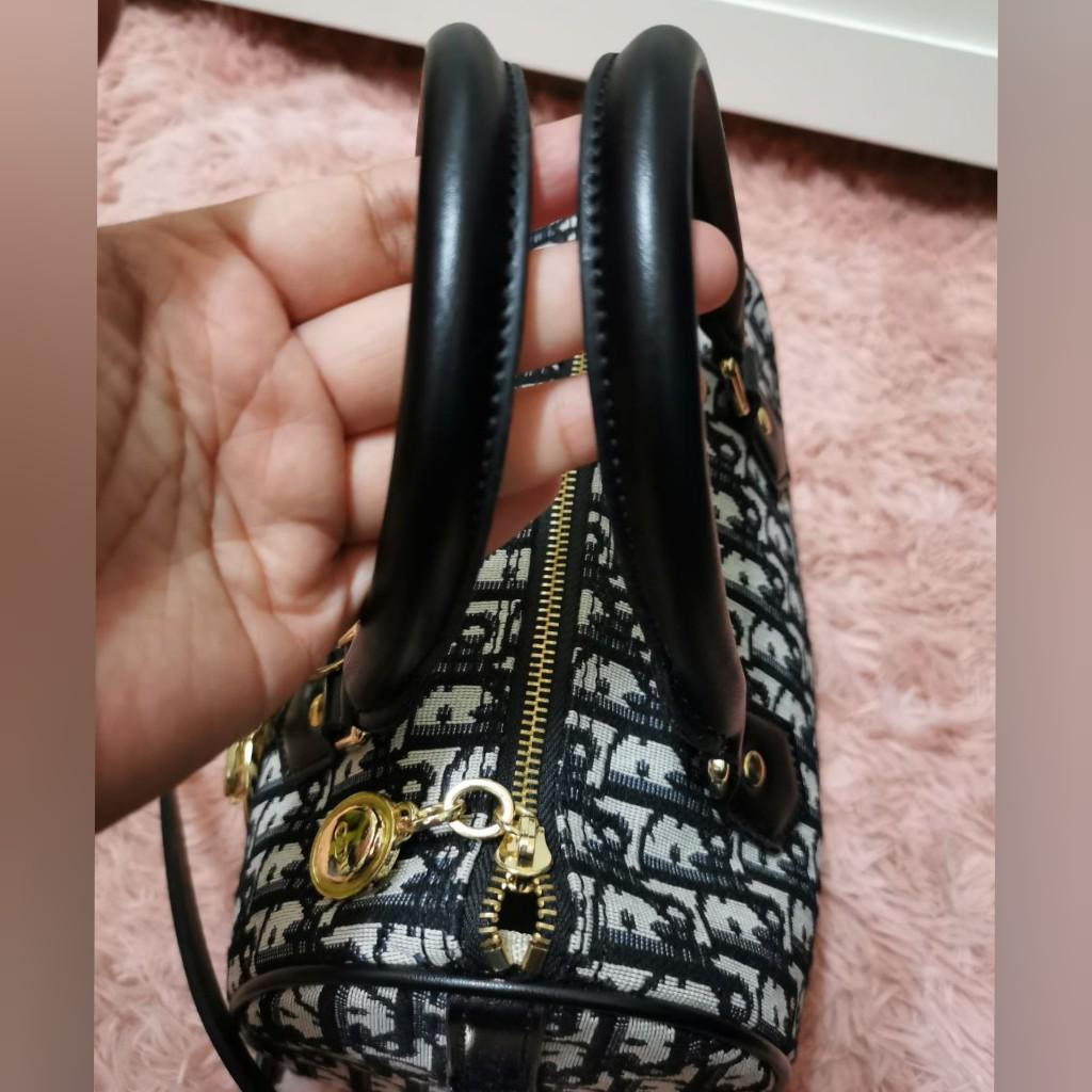 CHRISTIAN DIOR SPEEDY 25' 2 WAY BAG, Women's Fashion, Bags & Wallets, Tote  Bags on Carousell