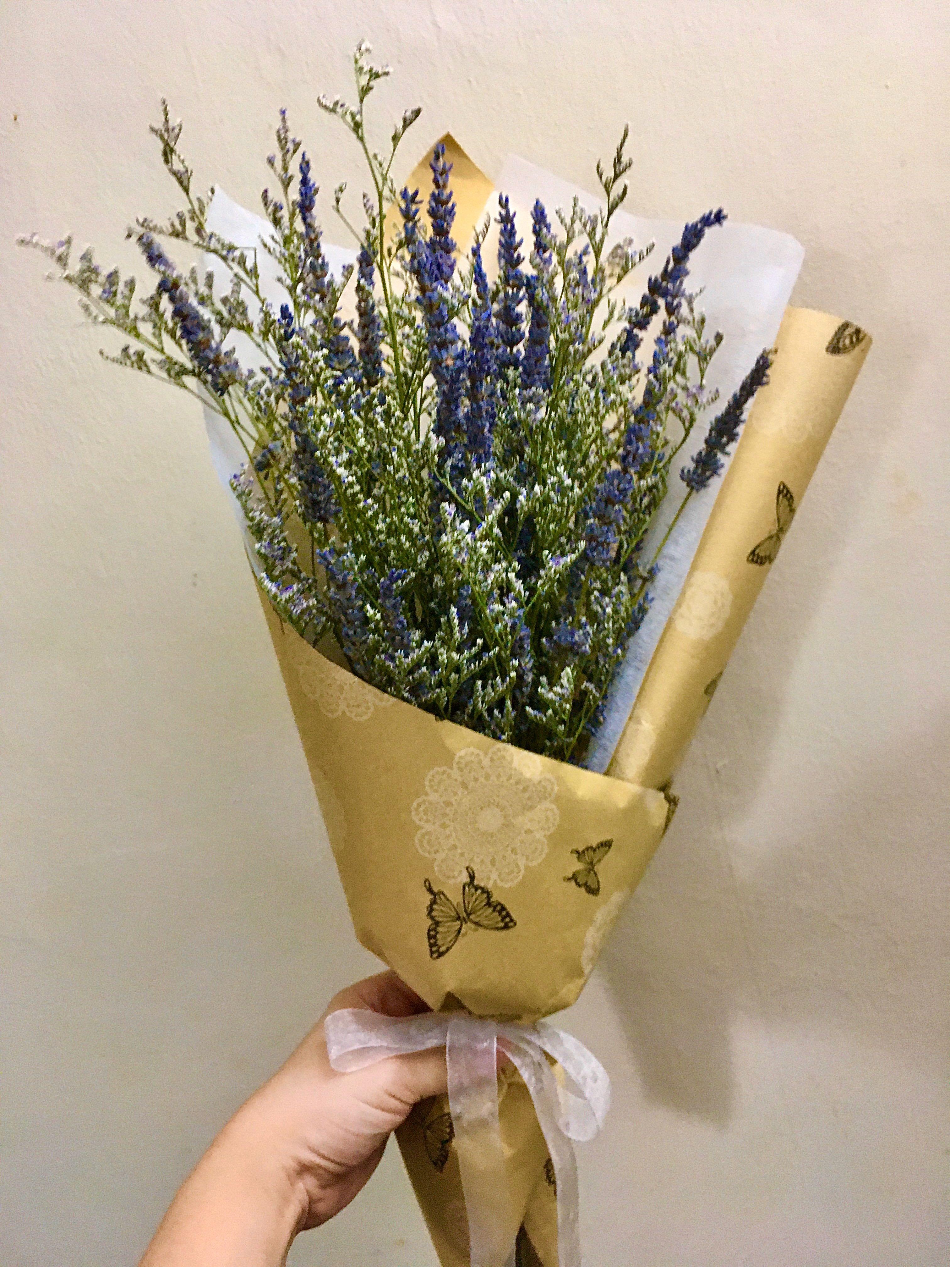Dried lavender with caspia flower bouquet