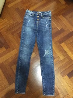 (Category: ) located in . Submitted by hyyperrr (Listing ID 1005695755, Image 1). Description: .