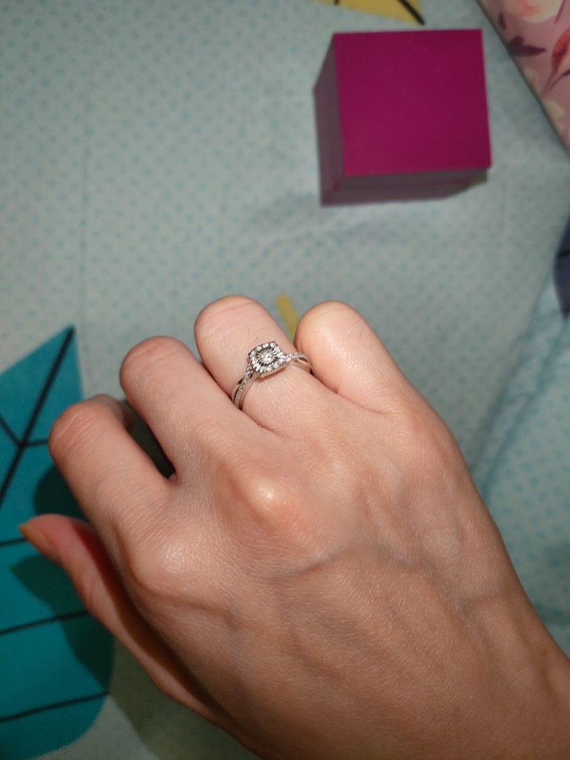 Habib white gold top ring