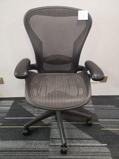 Herman Miller Aeron Chair - size B, 80% new , 人體工學電腦椅/辦公椅，B7