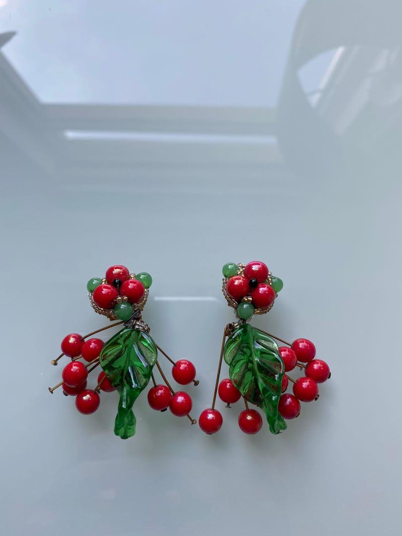 High quality accessories (Category: Other Accessories) located in Makati City. Submitted by sbjfer (Listing ID 1005620961, Image 2). Description: French Vintage Múranos Crystal accessories. Made in France..
