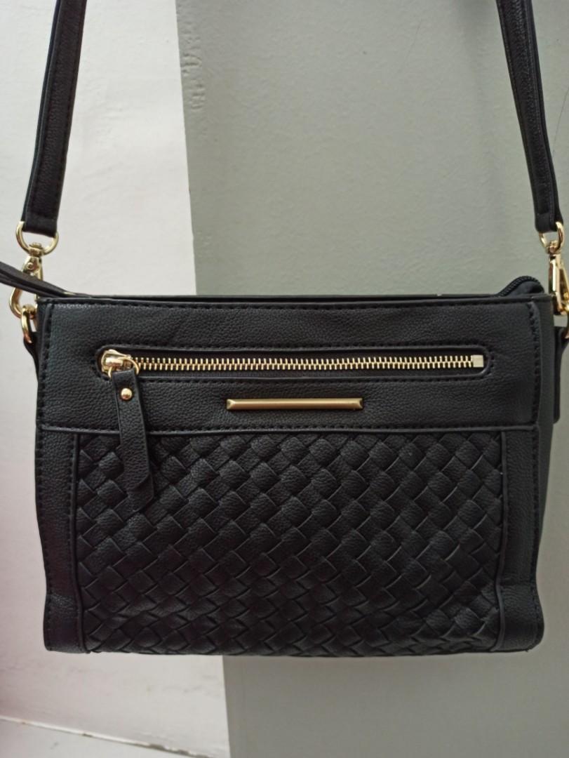 Lulu castagnette sling bag hot sale price