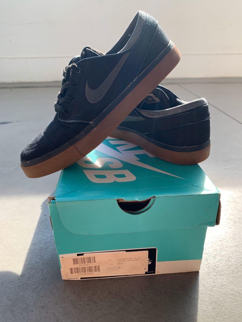 Janoski black clearance gum sole