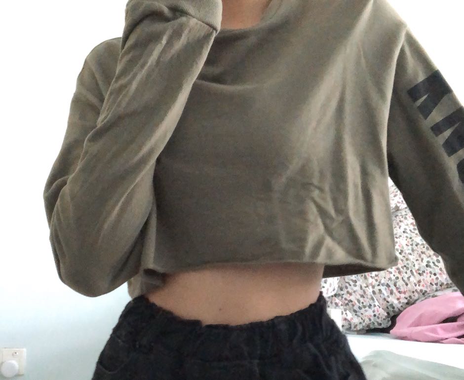 Olive Green Cropped Sweater Women S Fashion Tops Other Tops On Carousell