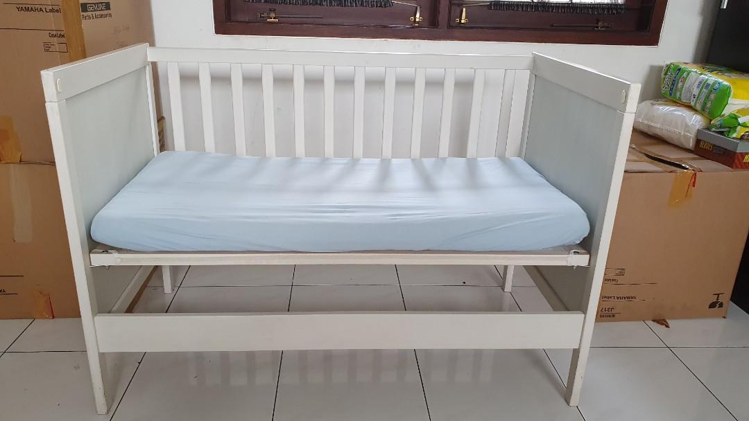 Preloved Box Bayi Ikea Baby Cot Ikea Lengkap Dgn Matras Seprei Dll Bayi Anak Ranjang Bayi Di Carousell