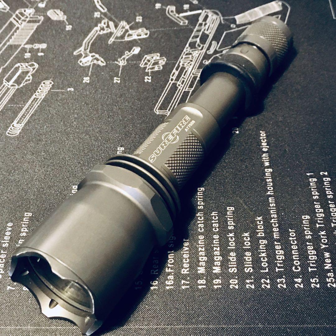 停產罕有絕版經典Surefire Millennium Series M3 Combat Light 已改用
