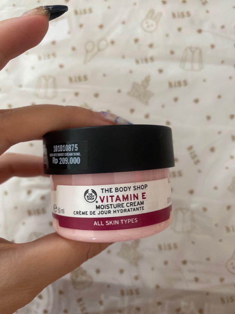 The body shop(Moisture cream), Kesehatan & Kecantikan, Rias Wajah di