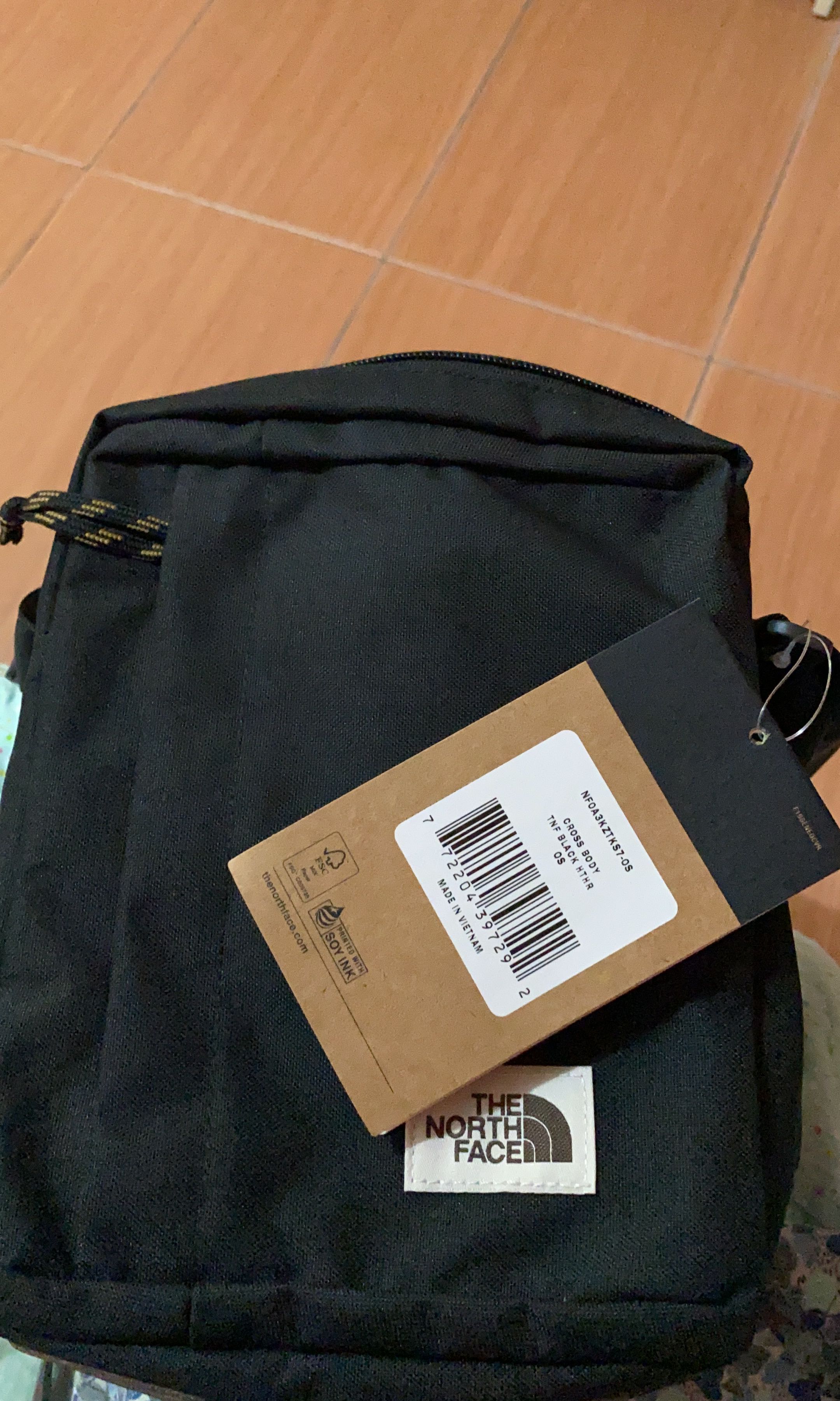 sling bag tnf