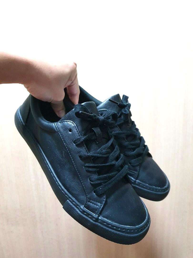 minimalist black sneakers