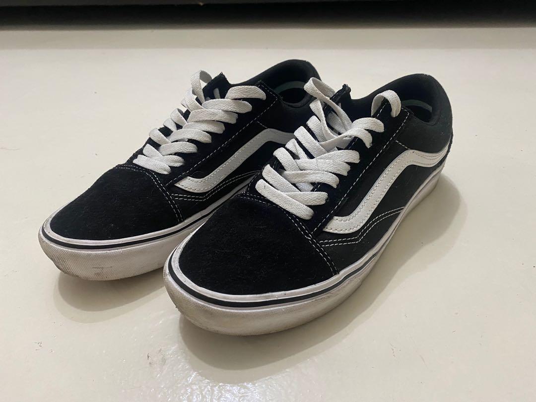 Vans comfycush black skate shoe size US 