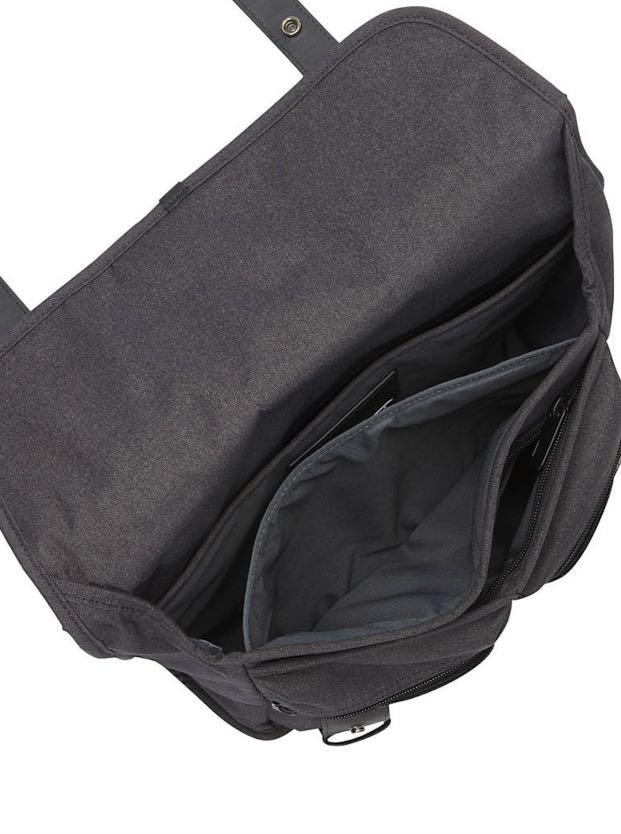 Victorinox Messenger Bag, Men's Fashion, Bags, Briefcases on Carousell