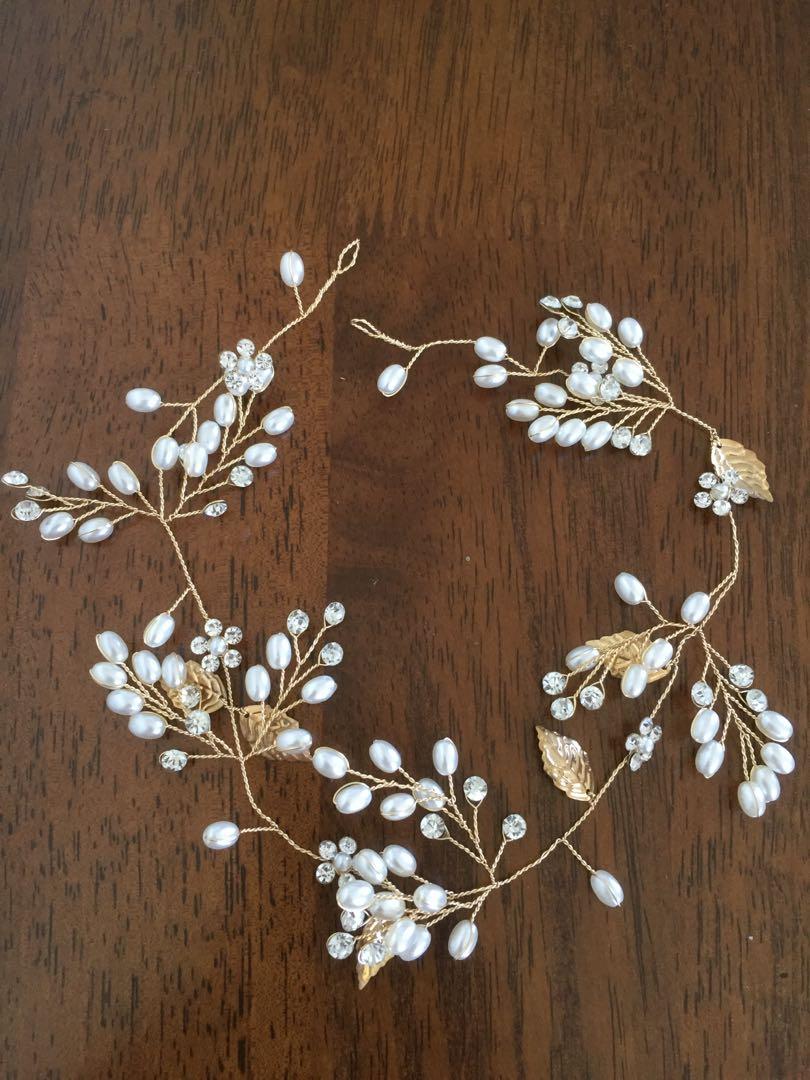 Wedding/Bridal Hairpiece Accessory (Category: Hair Accessories) located in Quezon City. Submitted by cesinn (Listing ID 1005647487, Image 2). Description: Exquisite hairpiece bought in Frankie & Friends General Store in SM Aura. Used it once on my wedding day. Letting it go because we’re decluttering and would love for it to find a new owner ❤️ Approx 14 inches long.