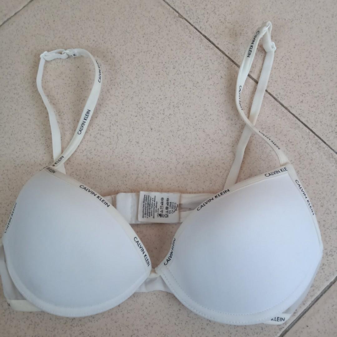 Calvin klein Push up Bra (Category: Maternity wear) located in Calasiao. Submitted by matrona (Listing ID 1005809389, Image 1). Description: Original calvin klein For 32A breast In a very good condition.