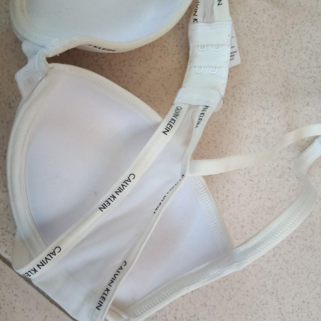Calvin klein Push up Bra (Category: Maternity wear) located in Calasiao. Submitted by matrona (Listing ID 1005809389, Image 2). Description: Original calvin klein For 32A breast In a very good condition.
