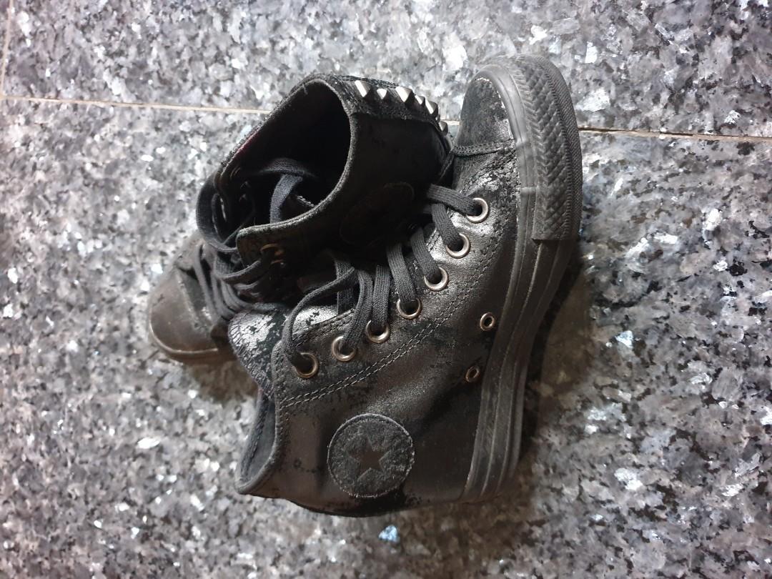 Heel deals patch converse