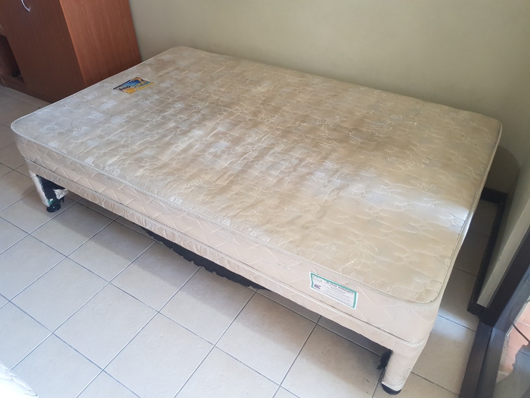 For sale Salem bed with pullout 48" x 78", Furniture & Home Living