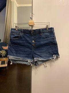 Gap high rise shorts