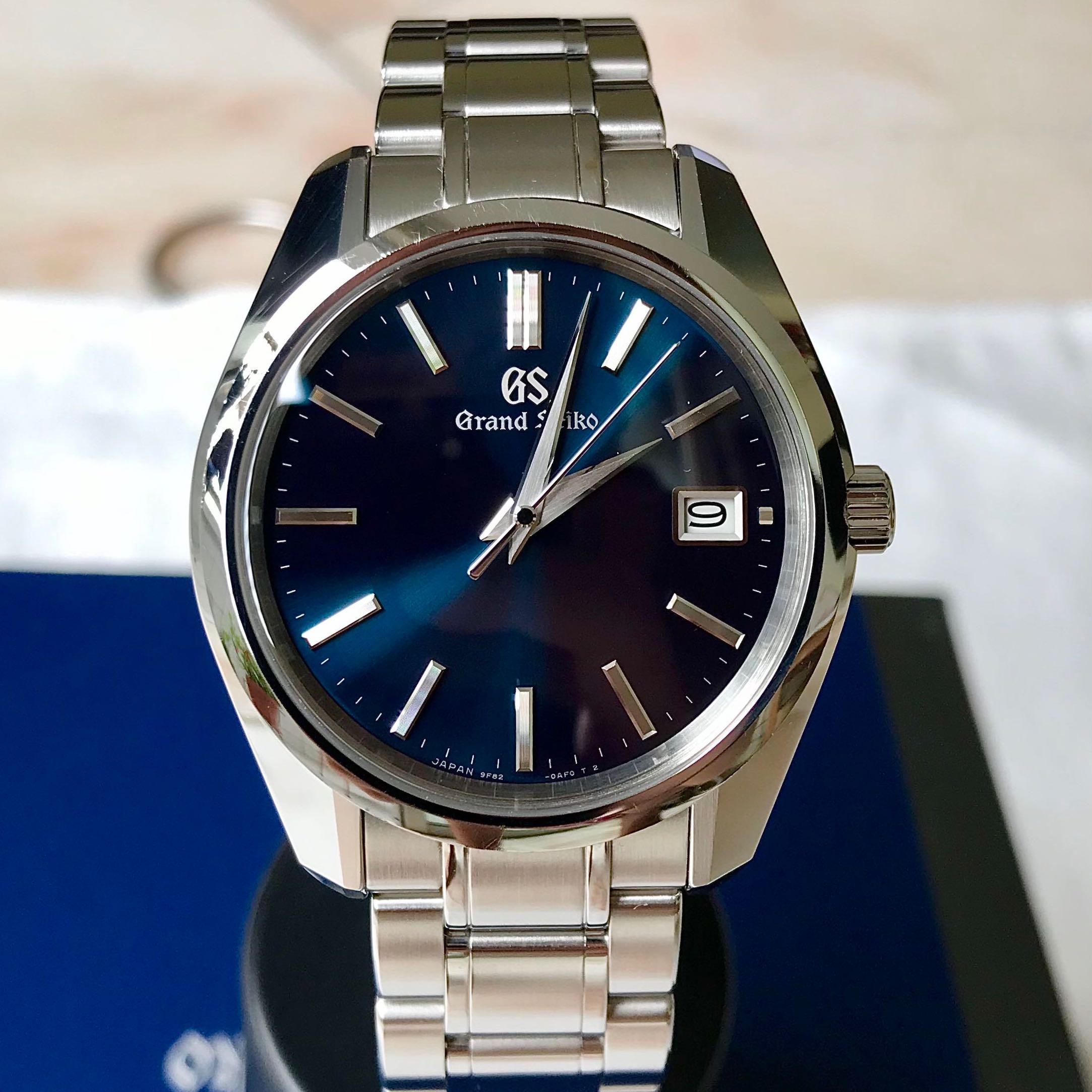 Grand Seiko SBGV239 44GS 9F82 Quartz 40MM Stainless Steel Watch, Luxury,  Watches on Carousell