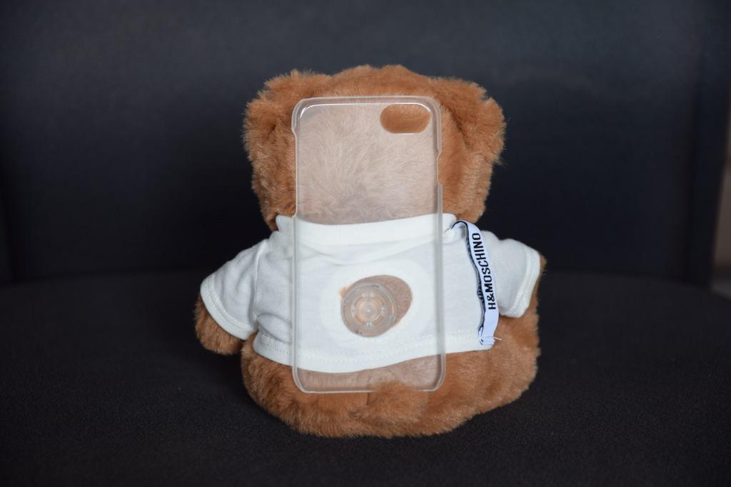 H&m moschino teddy hotsell bear phone case