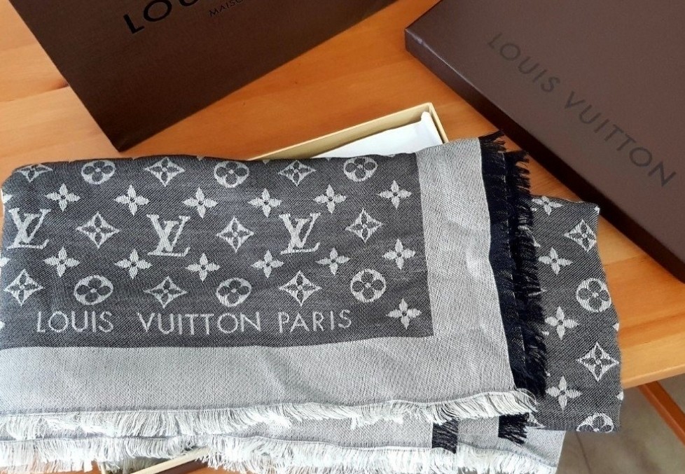 Louis Vuitton monogram denim shawl m71378 Black Wool ref.234952