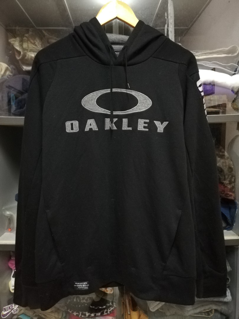 Oakley Hoodies, Men's Fashion, Tops & Sets, Hoodies on Carousell