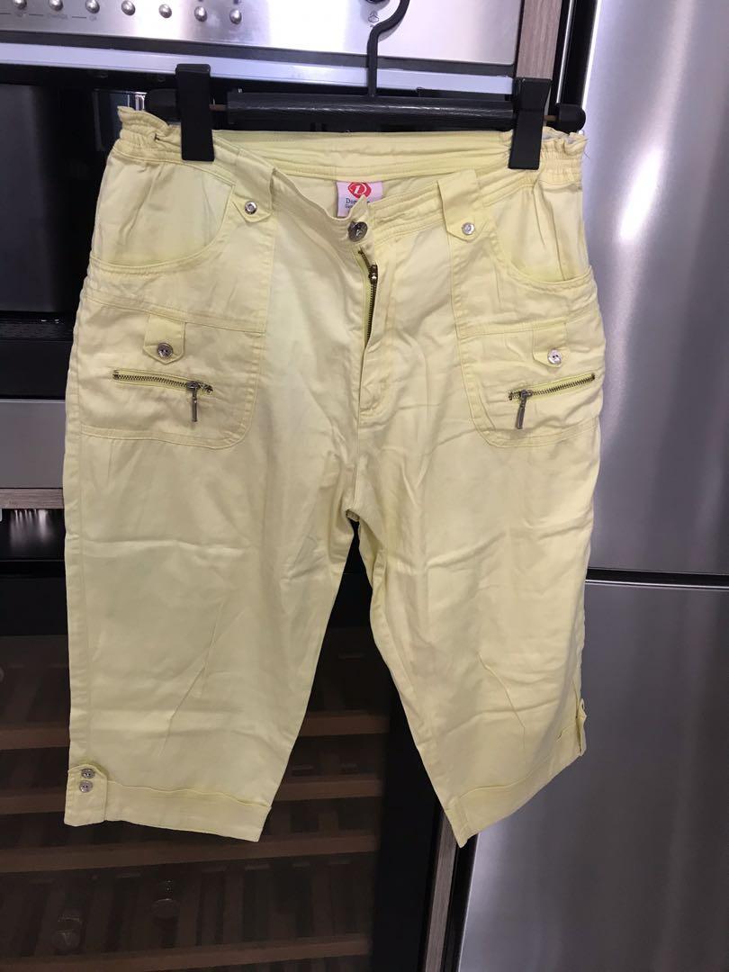 Pastel capri pants top