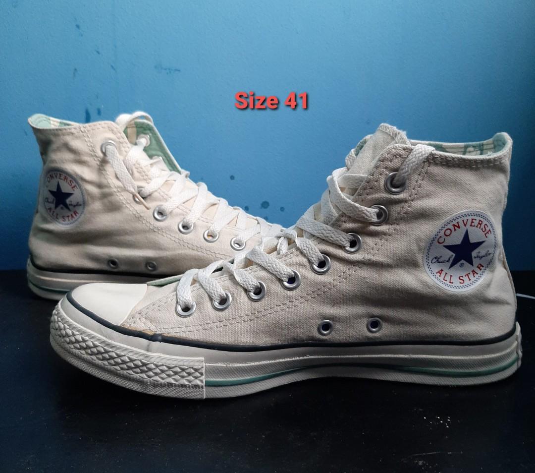 Sepatu converse cream top
