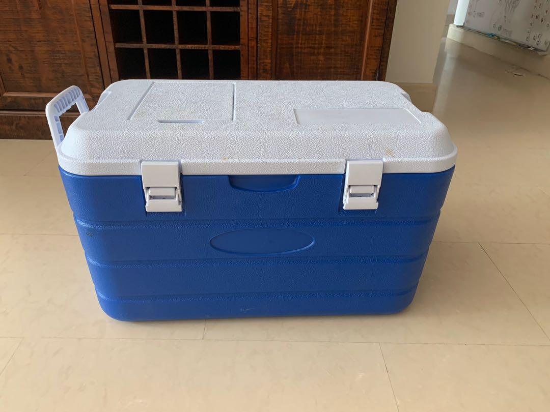 40 litre Coleman cool box