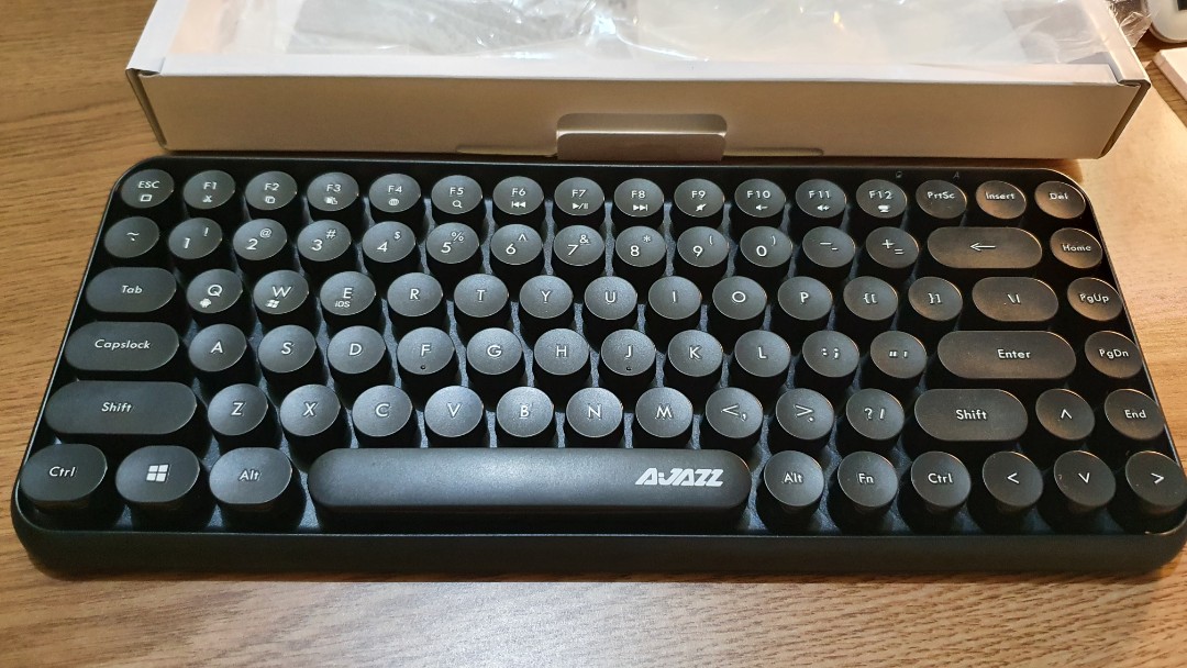 Bluetooth Mechanical Keyboard, Computers & Tech, Parts & Accessories, Computer Keyboard on Carousell