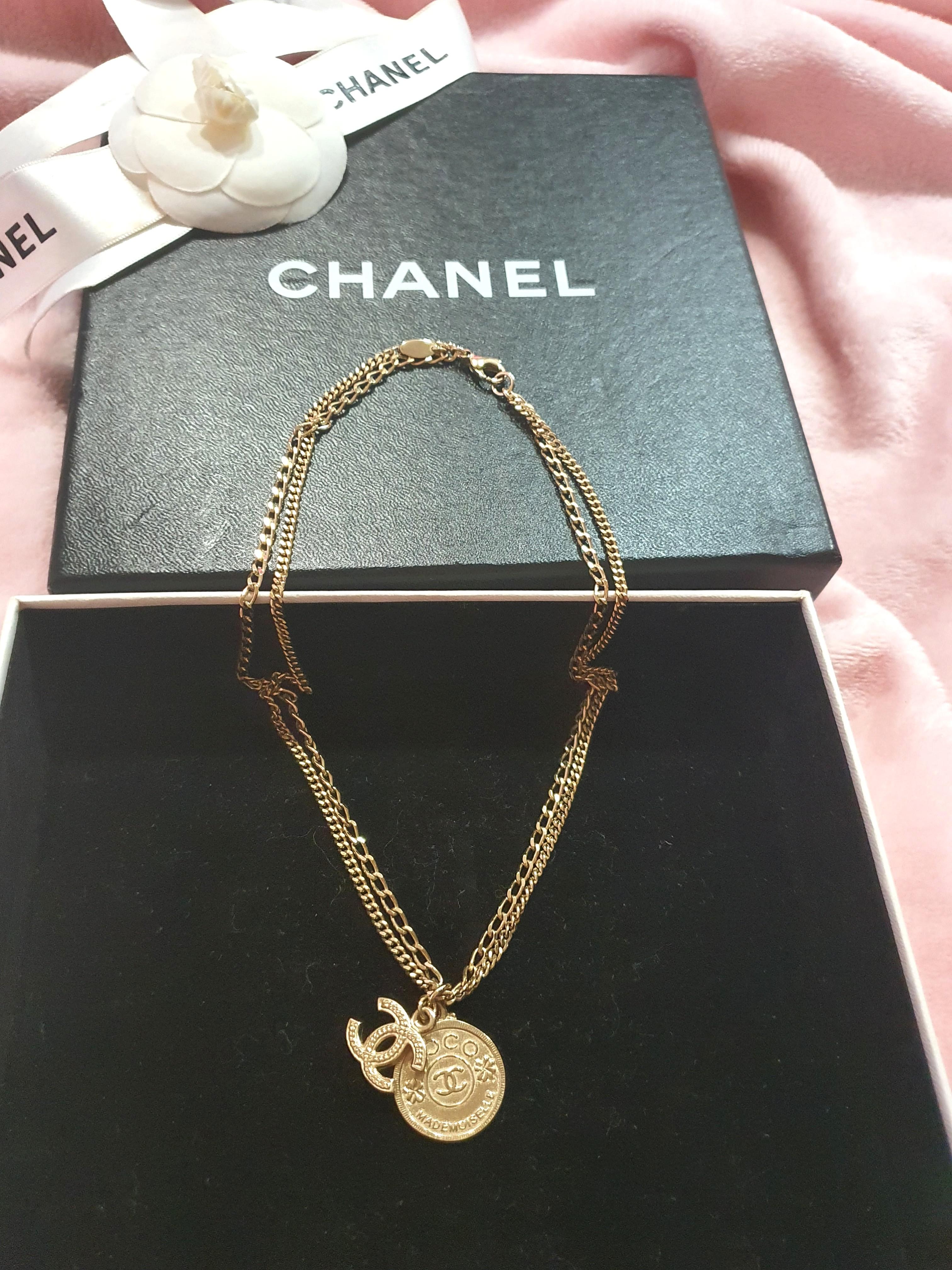 Chanel Gold Charm CC Chain Rhinestone Link Evening Pendant Choker Necklace  at 1stDibs  chanel gold chain necklace chanel chain necklace gold chanel  gold chain choker