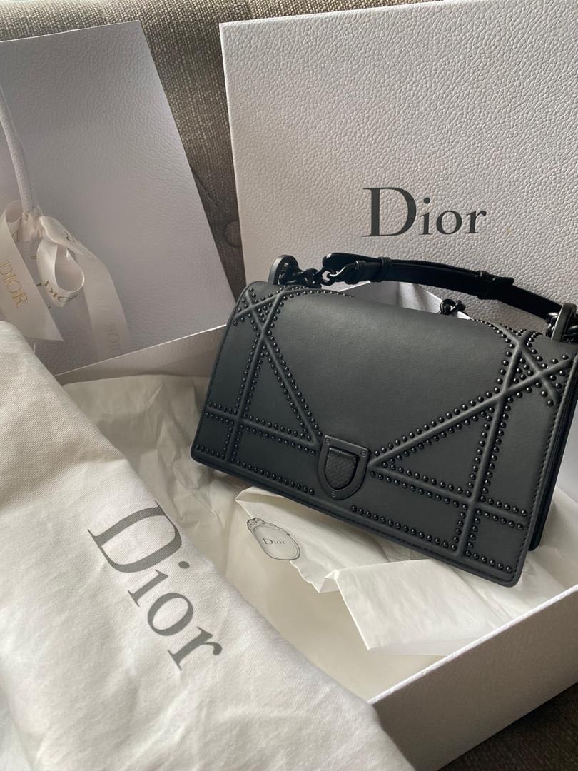 Diorama on sale black matte