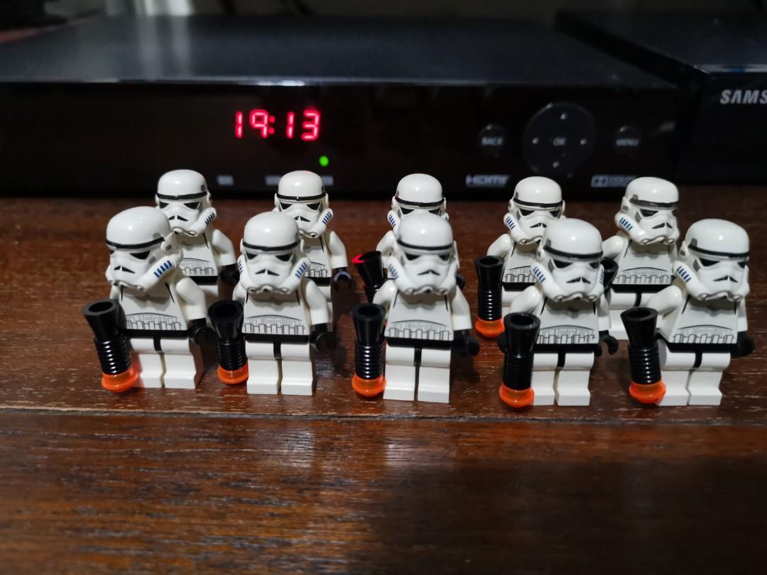 100 lego stormtroopers