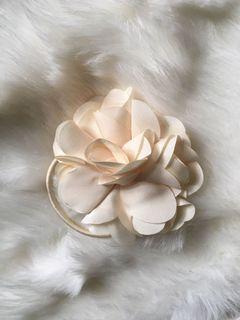 Mimco cream flower bomb pony holder
