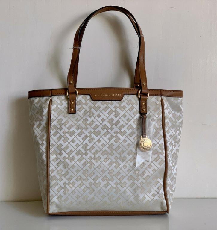 brown tommy hilfiger purse