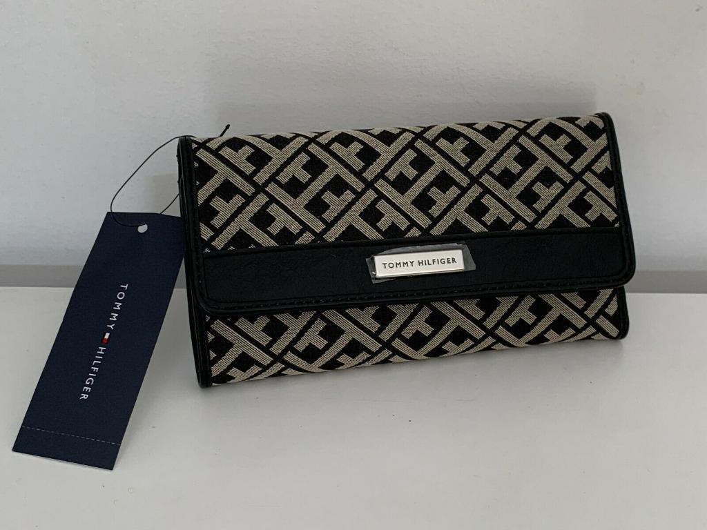Tommy hilfiger checkbook wallet Clearance